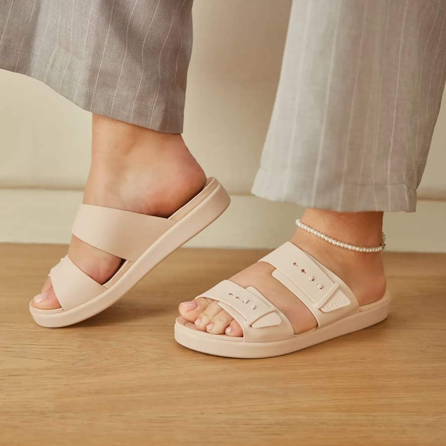 Brooklyn Buckle Low Low | Crocs Smart Buy
